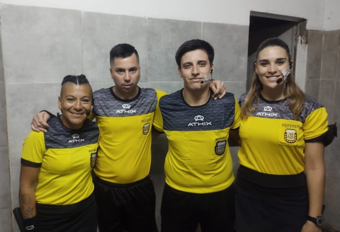 Están los árbitros para el inicio del Preparación