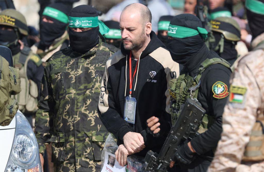 Hamas liberó al argentino Iair Horn y fue entregado a la Cruz Roja