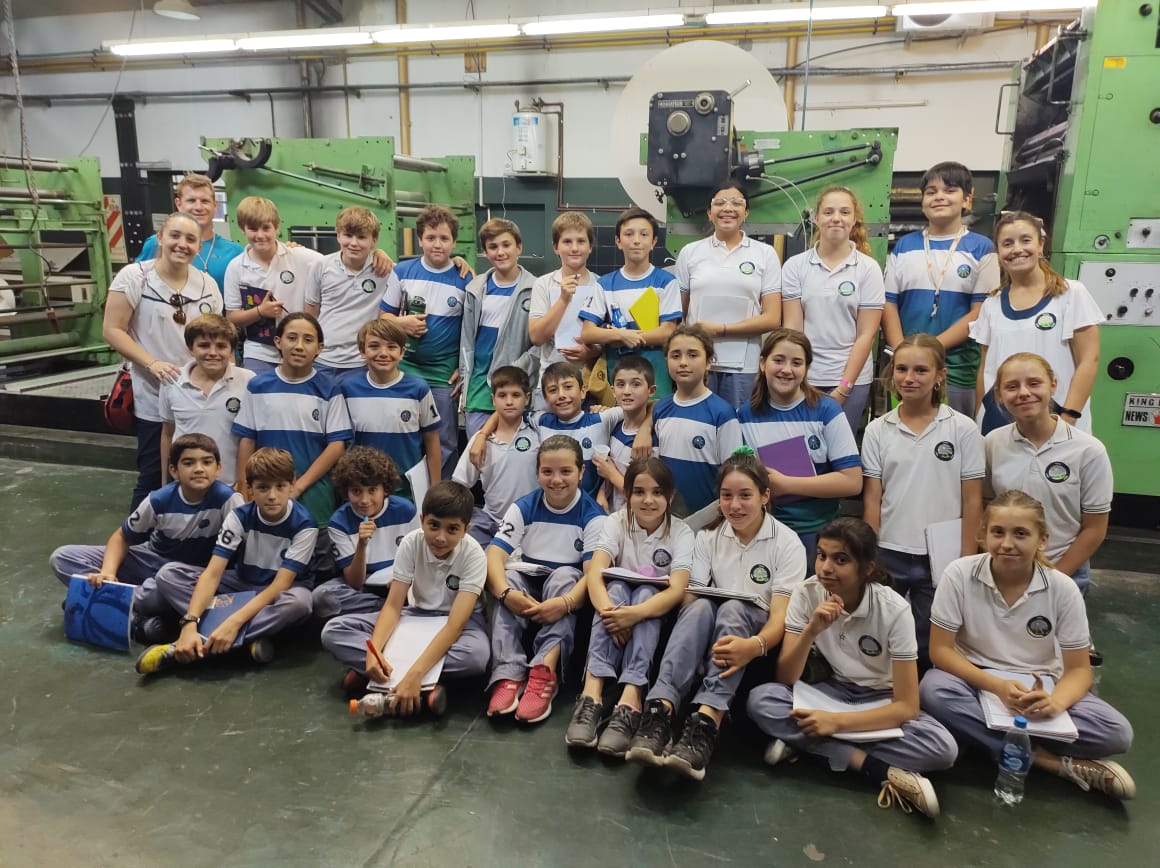 Visitaron el diario alumnos de 6º A del Colegio Manuel Belgrano
